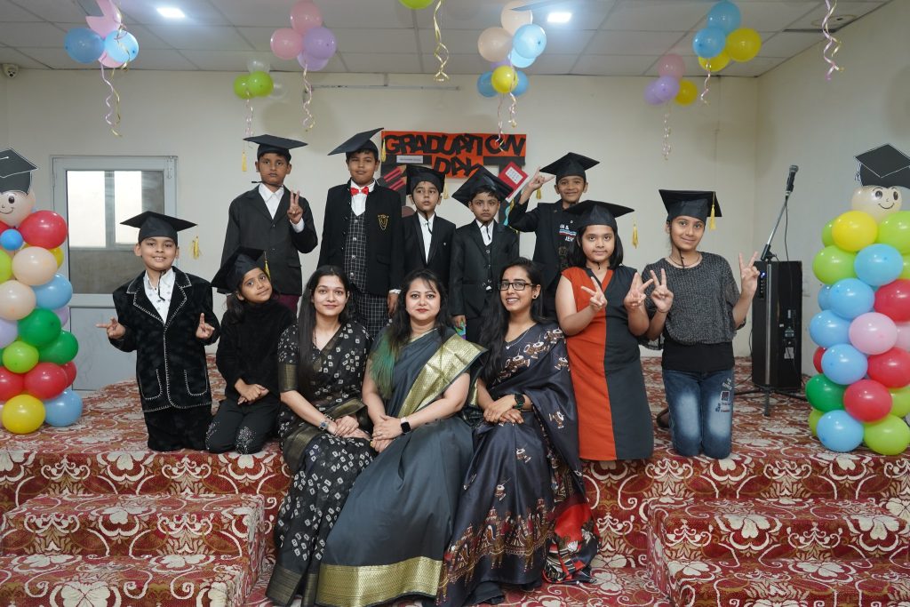Teachers and students of jr Navyandhra